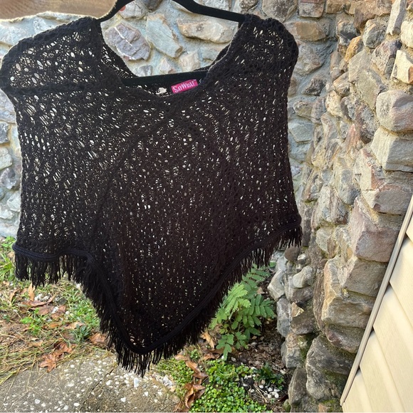 Vintage y2k crochet poncho - Picture 3 of 5